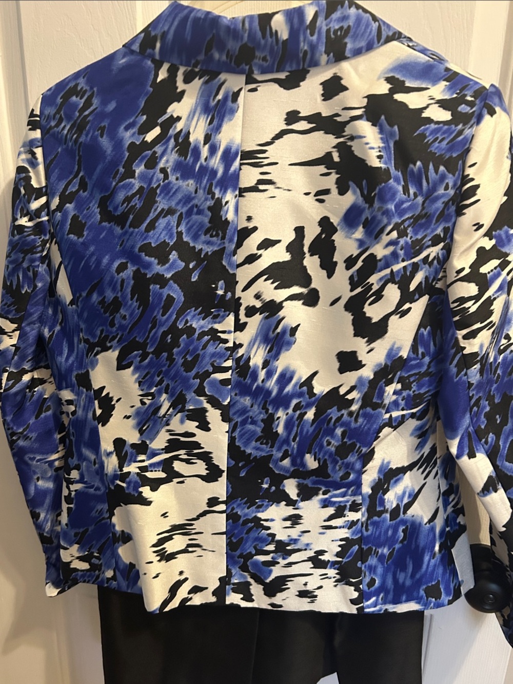Le Suit Blue Black White Abstract Print Suit - Picture 4 of 9